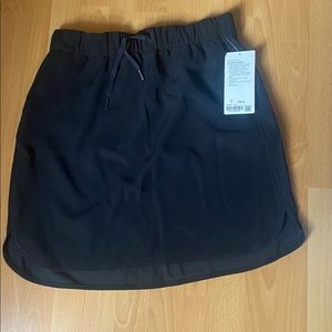 Lululemon on the fly skirt size 12 NWT